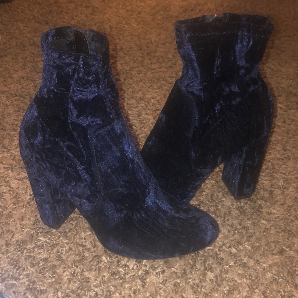 Blue velvet boots